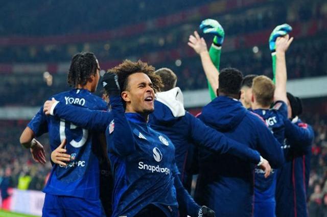 曼联对阿森纳_(曼联对阿森纳比赛结果) 第2张 曼联对阿森纳_(曼联对阿森纳比赛结果) 第2张