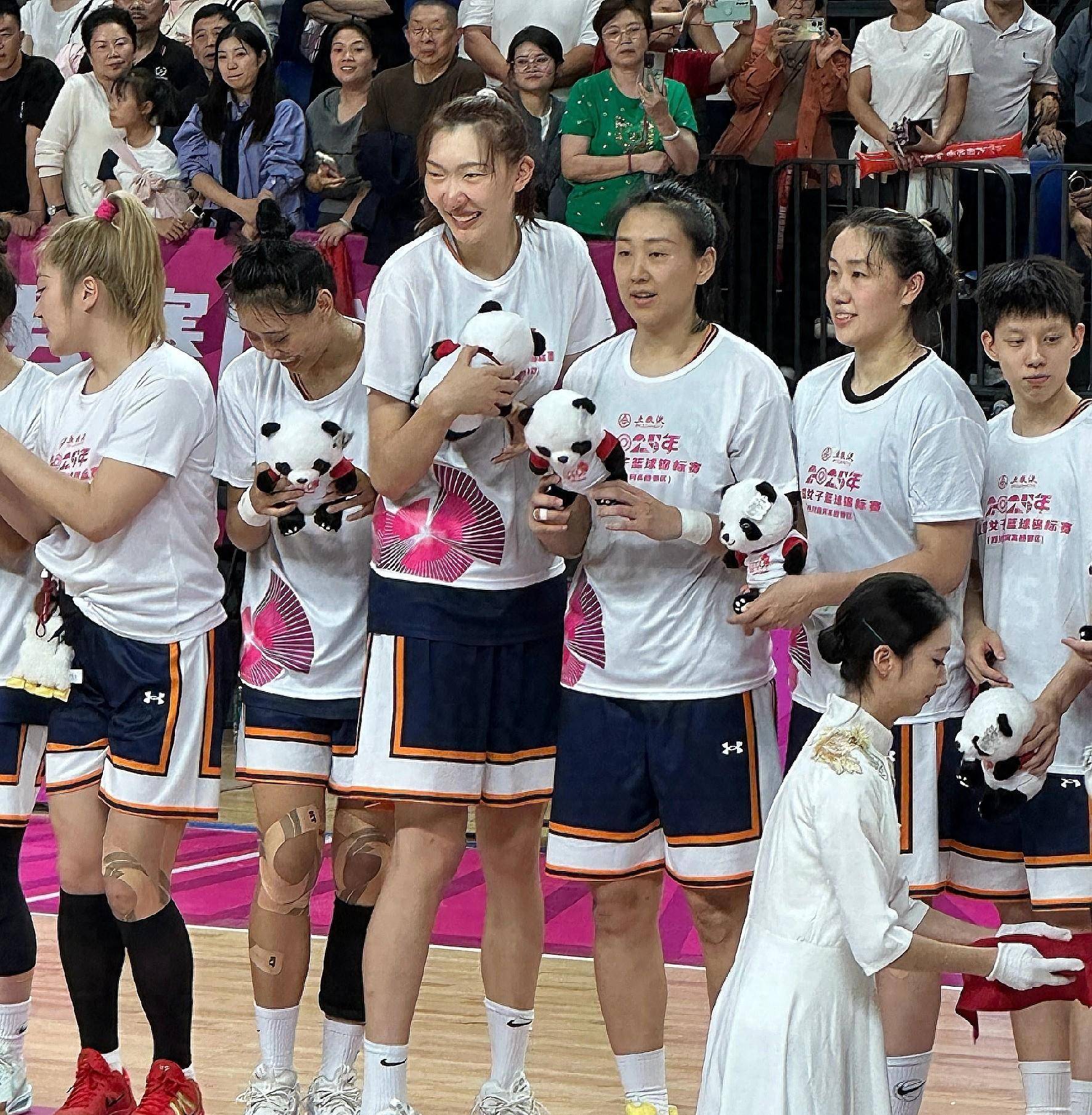 江苏女篮和四川女篮比赛_(江苏女篮和四川女篮比赛哪只球队瘦了) 第1张 江苏女篮和四川女篮比赛_(江苏女篮和四川女篮比赛哪只球队瘦了) 第1张