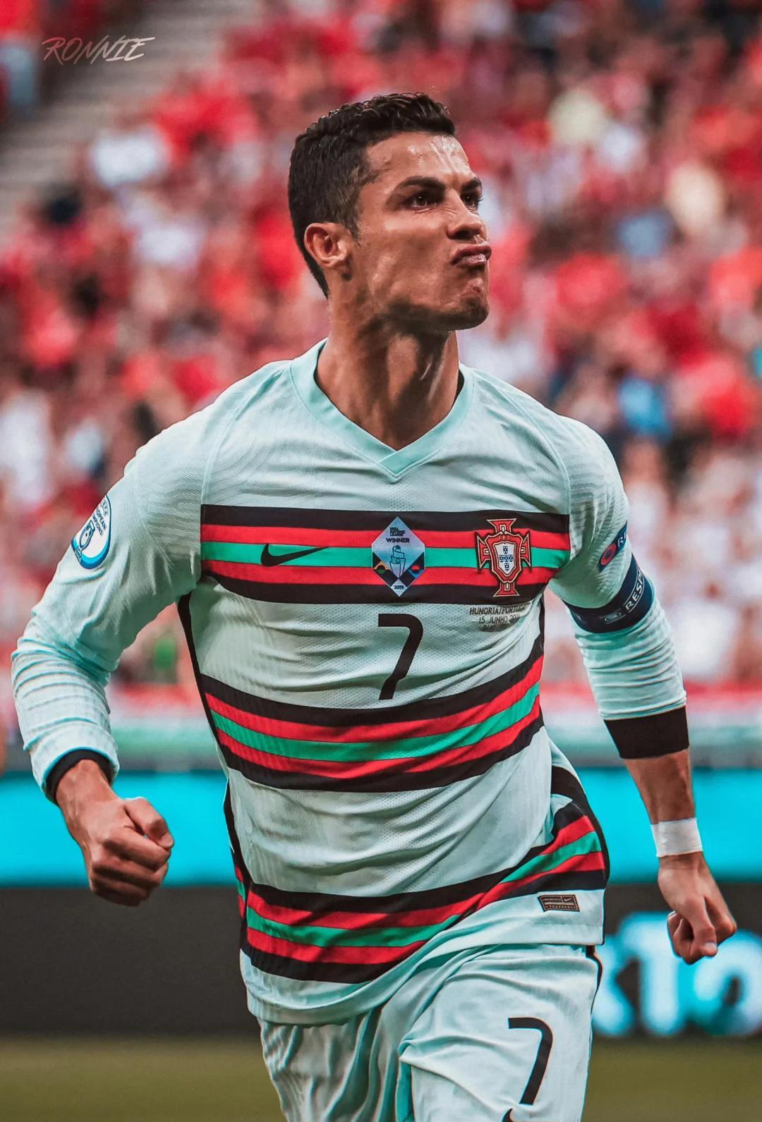 关于C罗以39球成为世预赛射手王已经年满40岁的信息  第1张