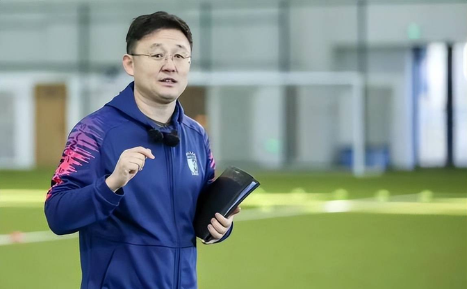 关于记者：本次国足选帅前先定技术总监将全权负责选帅的信息  第1张