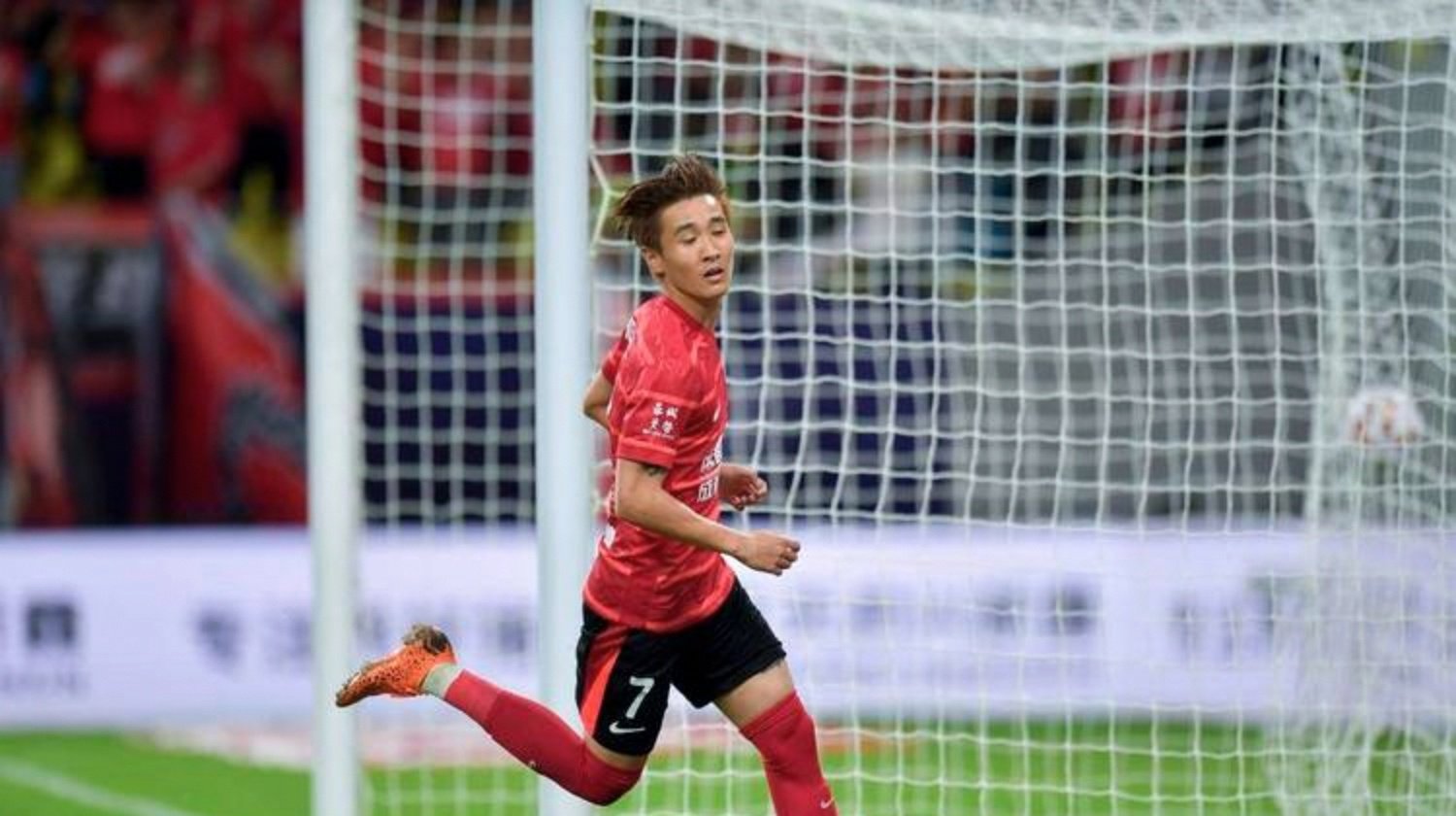 中超武汉三镇2-2成都蓉城图多列进球+乌龙韦世豪点射建功的简单介绍  第2张