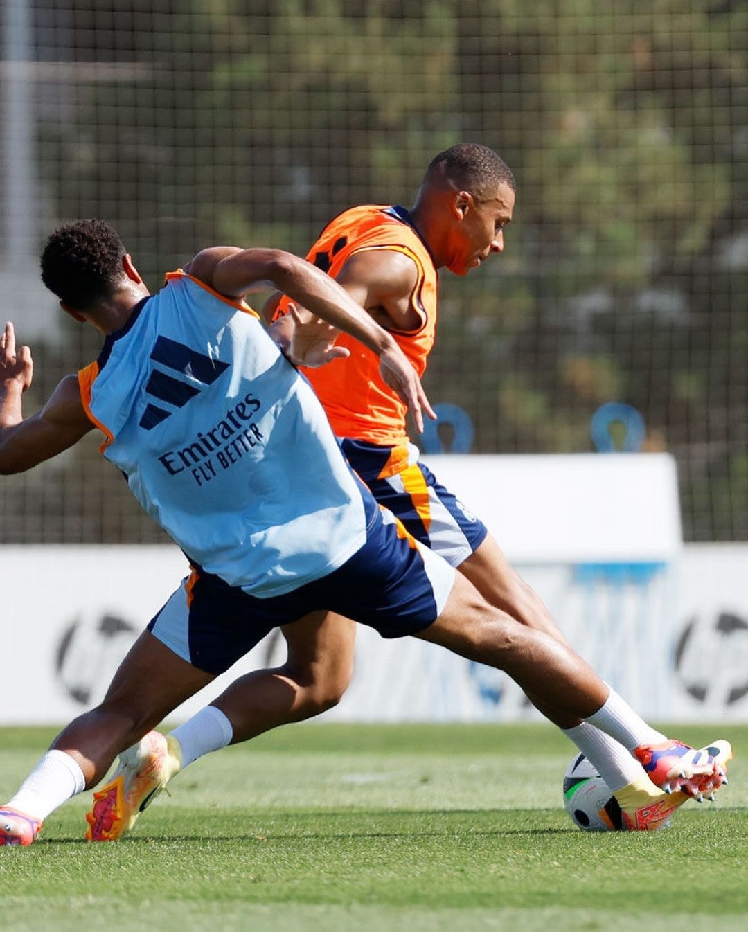 姆巴佩晒回归皇马训练照因肠胃炎缺席了前两场比赛的简单介绍  第2张