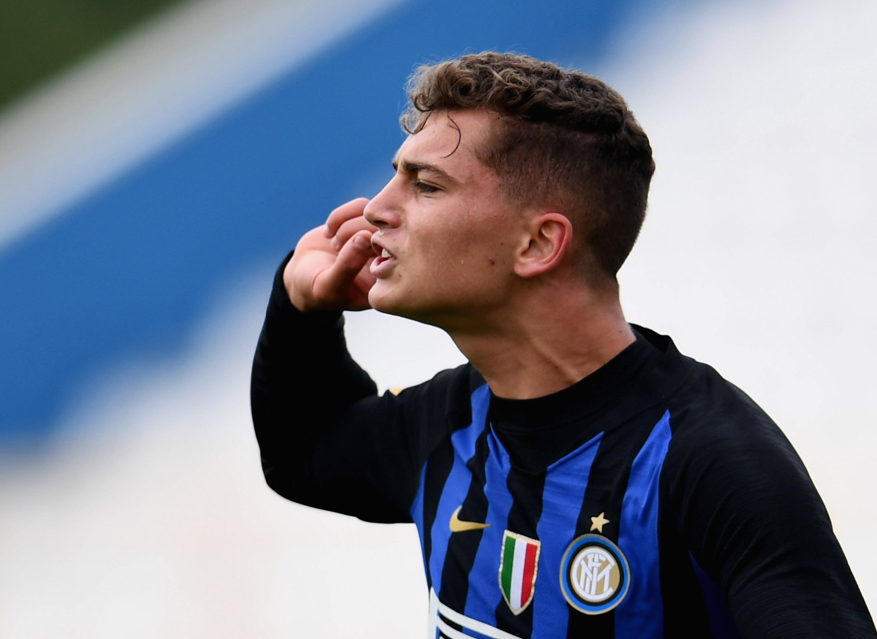 包含国米考虑以3000万至3500万出售帕瓦尔球员也不会强留的词条