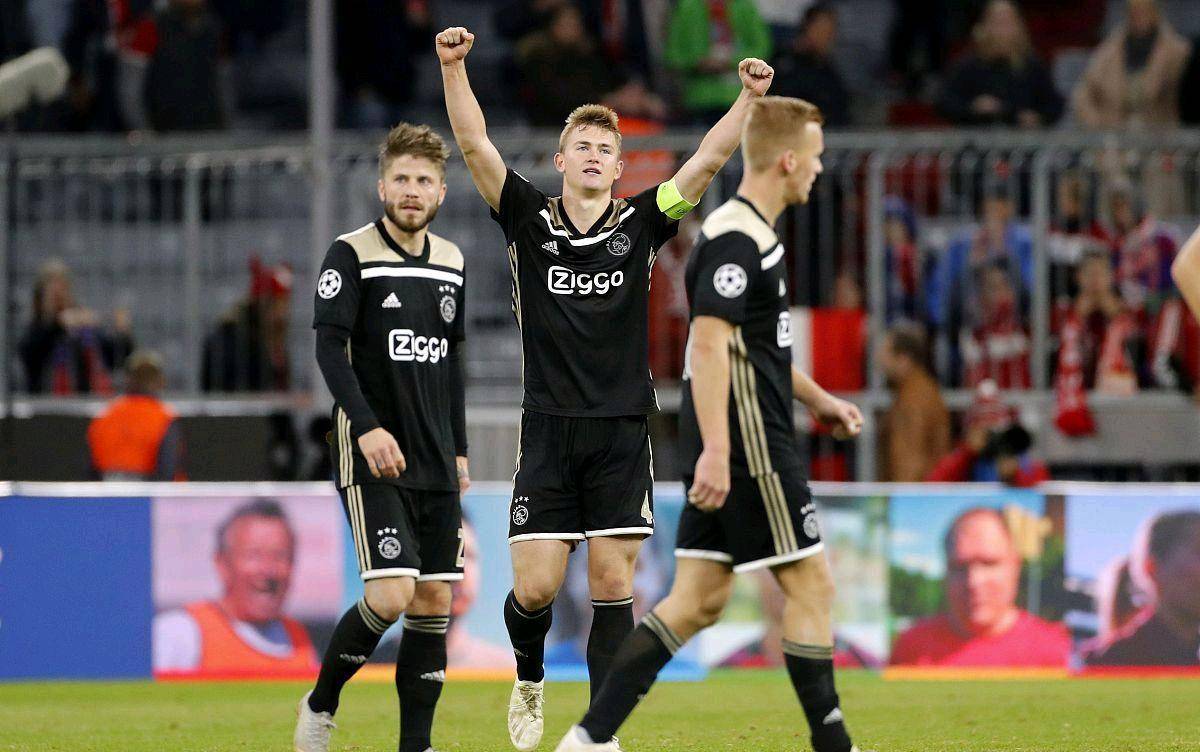 关于荷甲费耶诺德vsPSV埃因霍温比赛预测榜首争夺战一触即发的信息