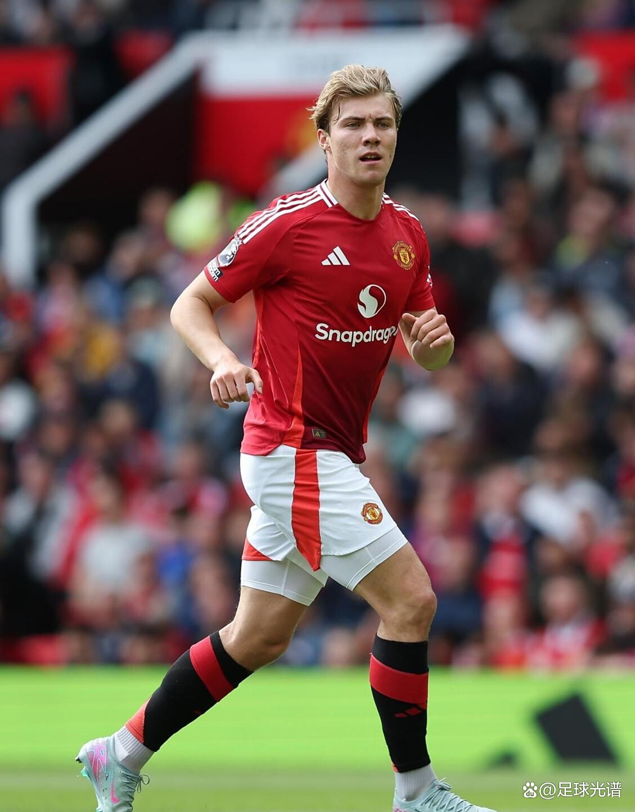 关于米兰加速推进霍伊伦的谈判球员离开曼联的可能性正在增加的信息 第2张 关于米兰加速推进霍伊伦的谈判球员离开曼联的可能性正在增加的信息 第2张