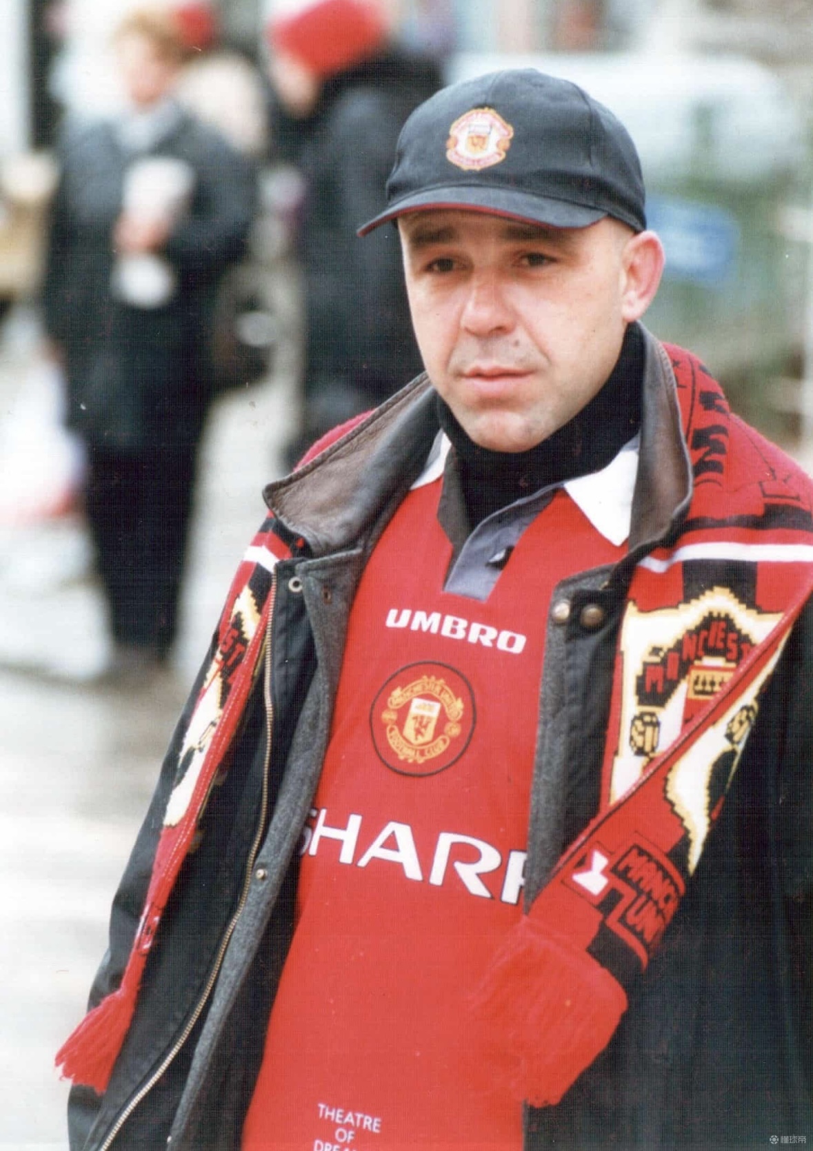 曝曼联凌晨1点回到曼彻斯特第二天重新集结的简单介绍