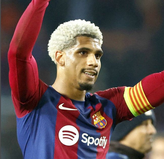 巴萨无意出售阿劳霍即使他本赛季表现不佳的简单介绍 第2张 巴萨无意出售阿劳霍即使他本赛季表现不佳的简单介绍 第2张