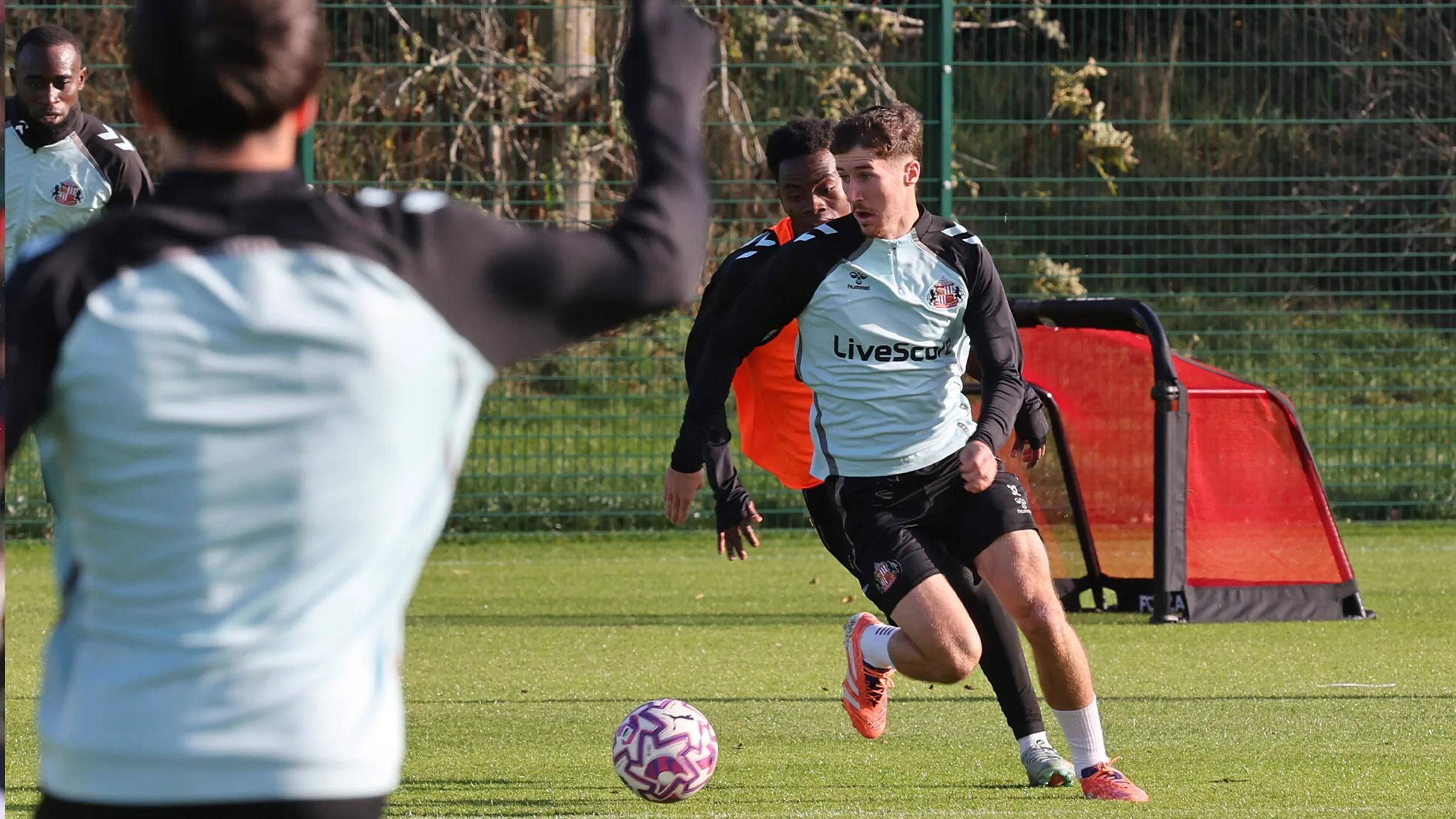 关于桑德兰升至积分榜第二名黑猫新赛季表现出色的信息 第2张 关于桑德兰升至积分榜第二名黑猫新赛季表现出色的信息 第2张