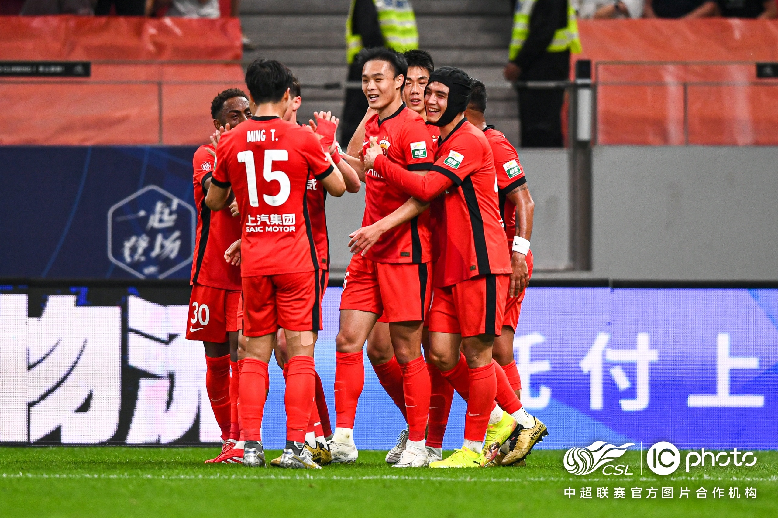 中超上海海港VS浙江队前瞻上海海港队已经没有丢分的退路的简单介绍 第2张 中超上海海港VS浙江队前瞻上海海港队已经没有丢分的退路的简单介绍 第2张