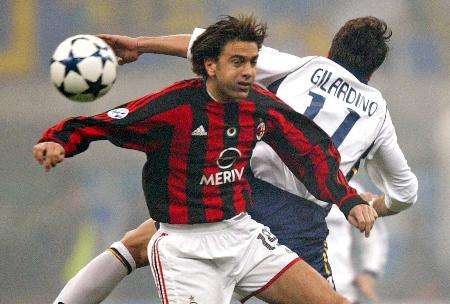 关于穆里尼奥悼念前波尔图队长科斯塔两人曾一起赢得欧冠冠军的信息 第1张 关于穆里尼奥悼念前波尔图队长科斯塔两人曾一起赢得欧冠冠军的信息 第1张