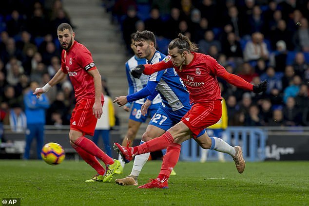 包含奥尔莫与莱万伤愈复出对阵埃尔切两人先后替补登场的词条  第1张