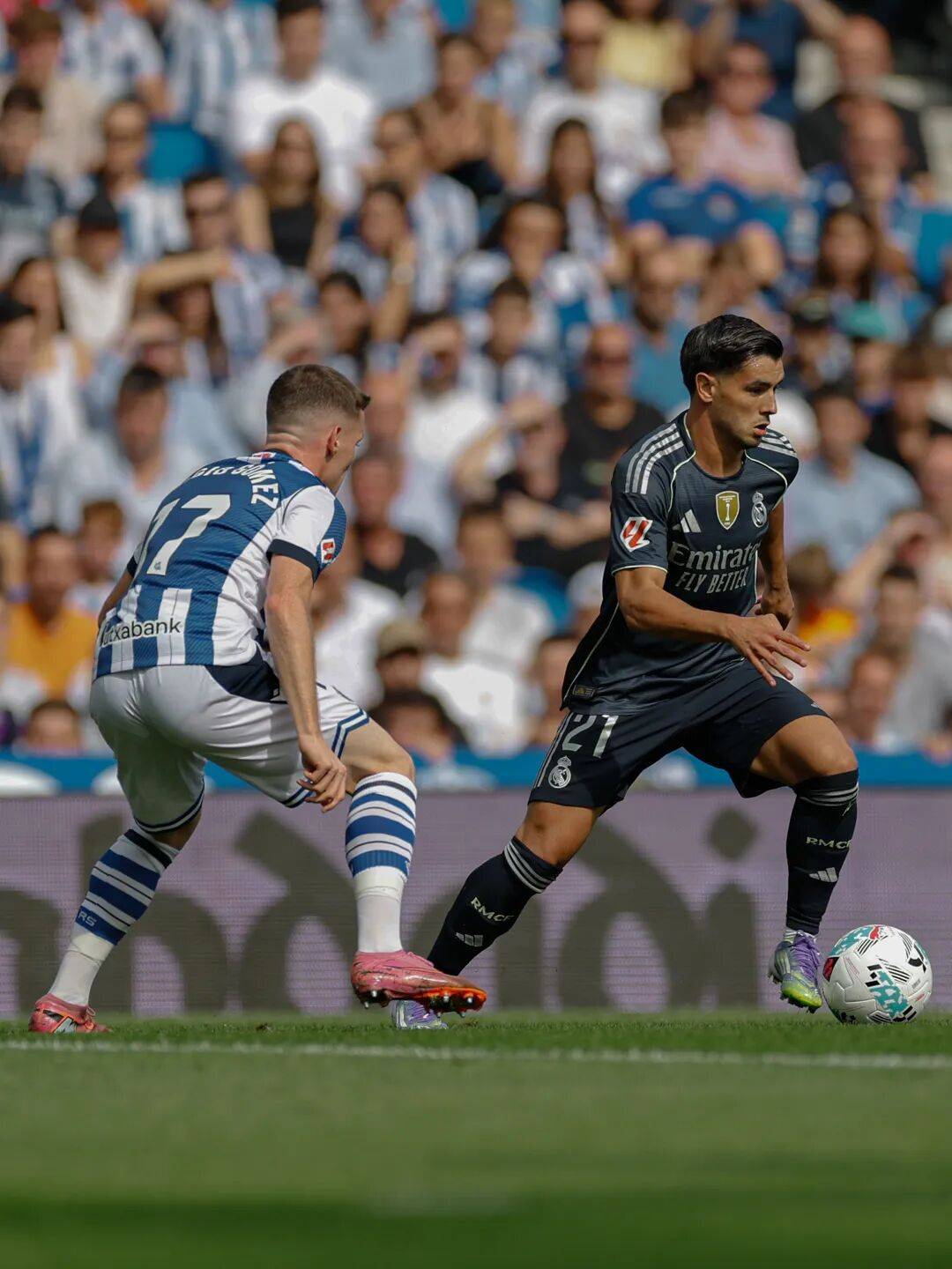 包含皇马4-0蒂罗尔姆巴佩2射1传皇马友谊赛大胜的词条  第1张