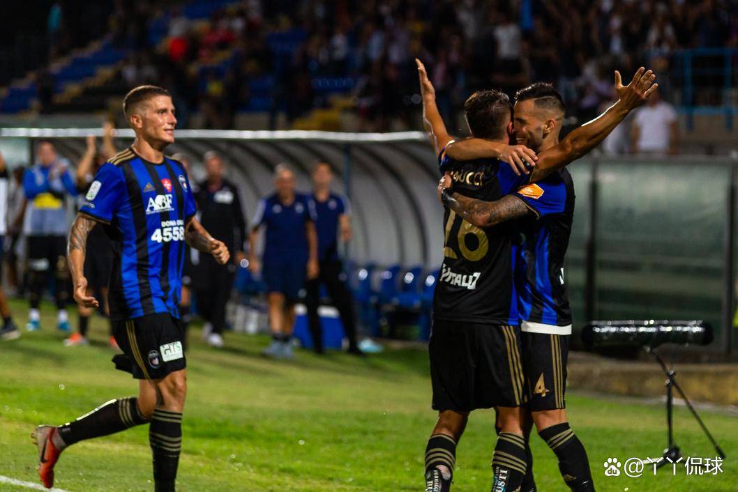 意甲AC米兰2-2比萨红黑军团错失扩大优势机会的简单介绍  第2张