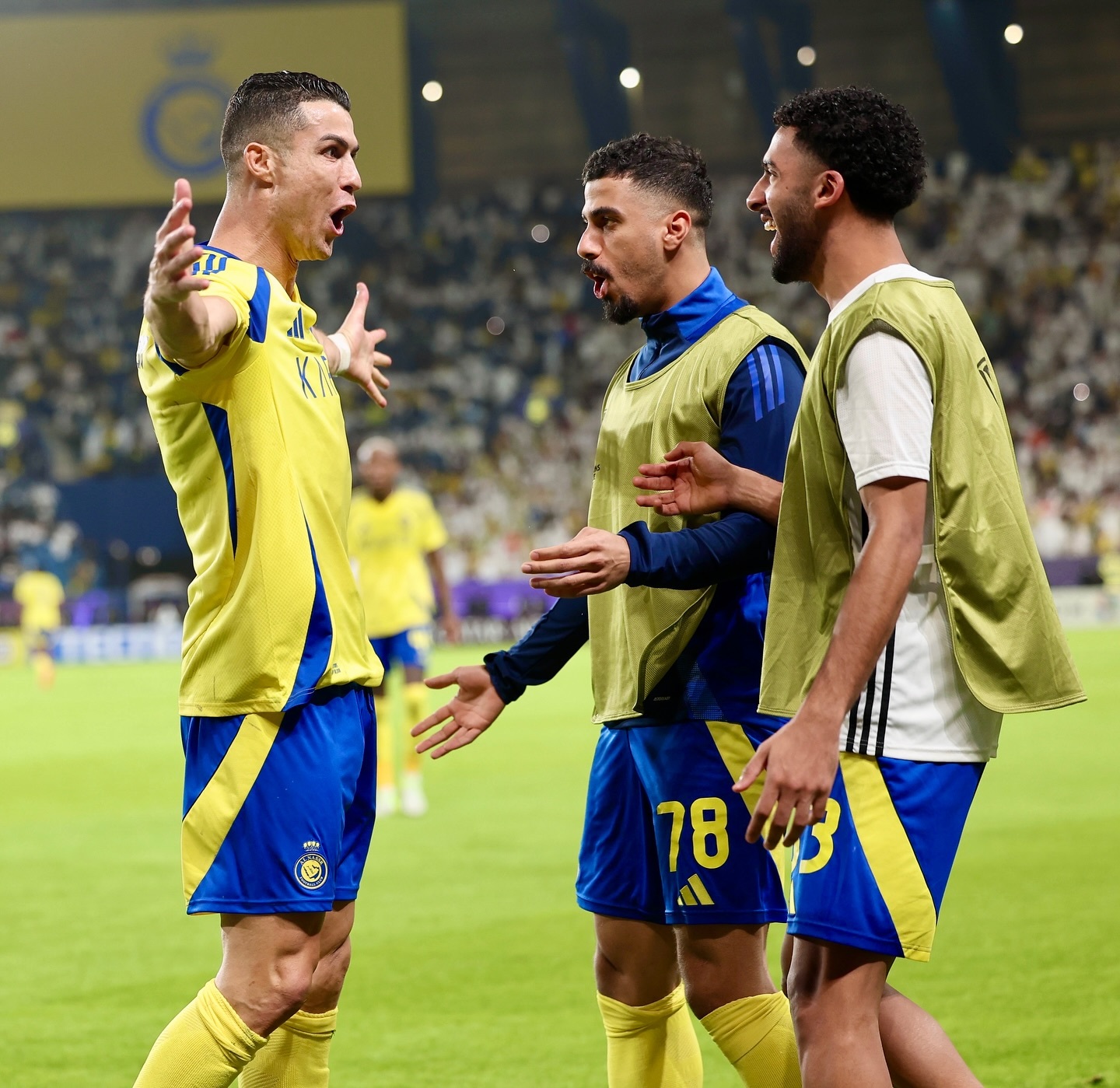 关于亚冠果阿1-2利雅得胜利C罗缺阵博尔热斯、卡马拉建功的信息