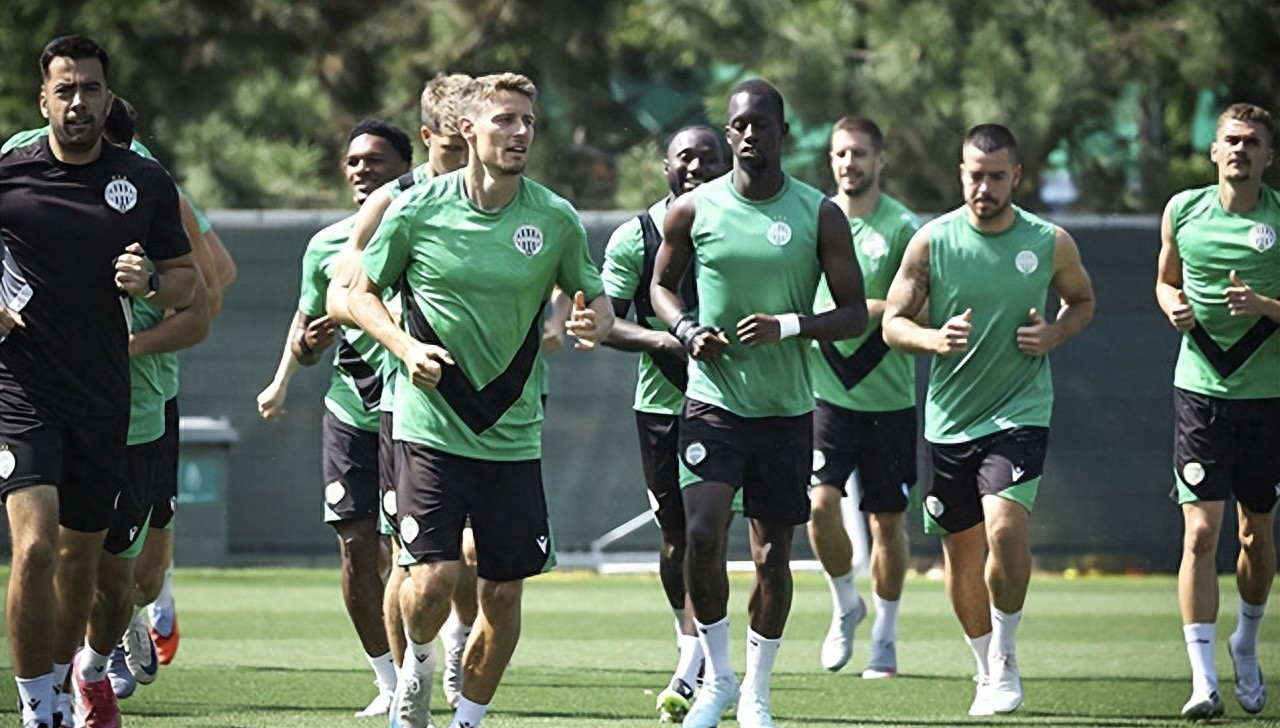 欧冠费伦茨城3-0卢多戈雷茨费伦茨瓦罗斯晋级的简单介绍 第2张 欧冠费伦茨城3-0卢多戈雷茨费伦茨瓦罗斯晋级的简单介绍 第2张