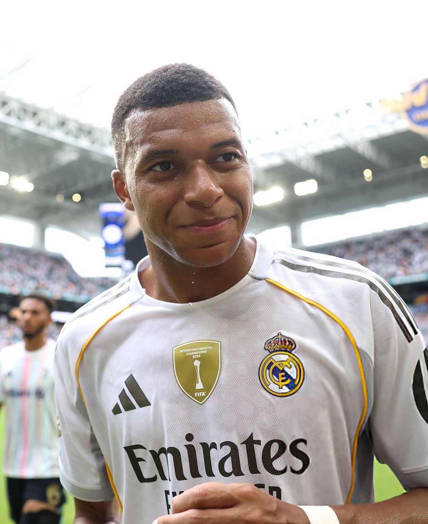 关于姆巴佩暗示乌帕梅卡诺加盟皇马拜仁仍在与球员谈判中的信息 第1张 关于姆巴佩暗示乌帕梅卡诺加盟皇马拜仁仍在与球员谈判中的信息 第1张